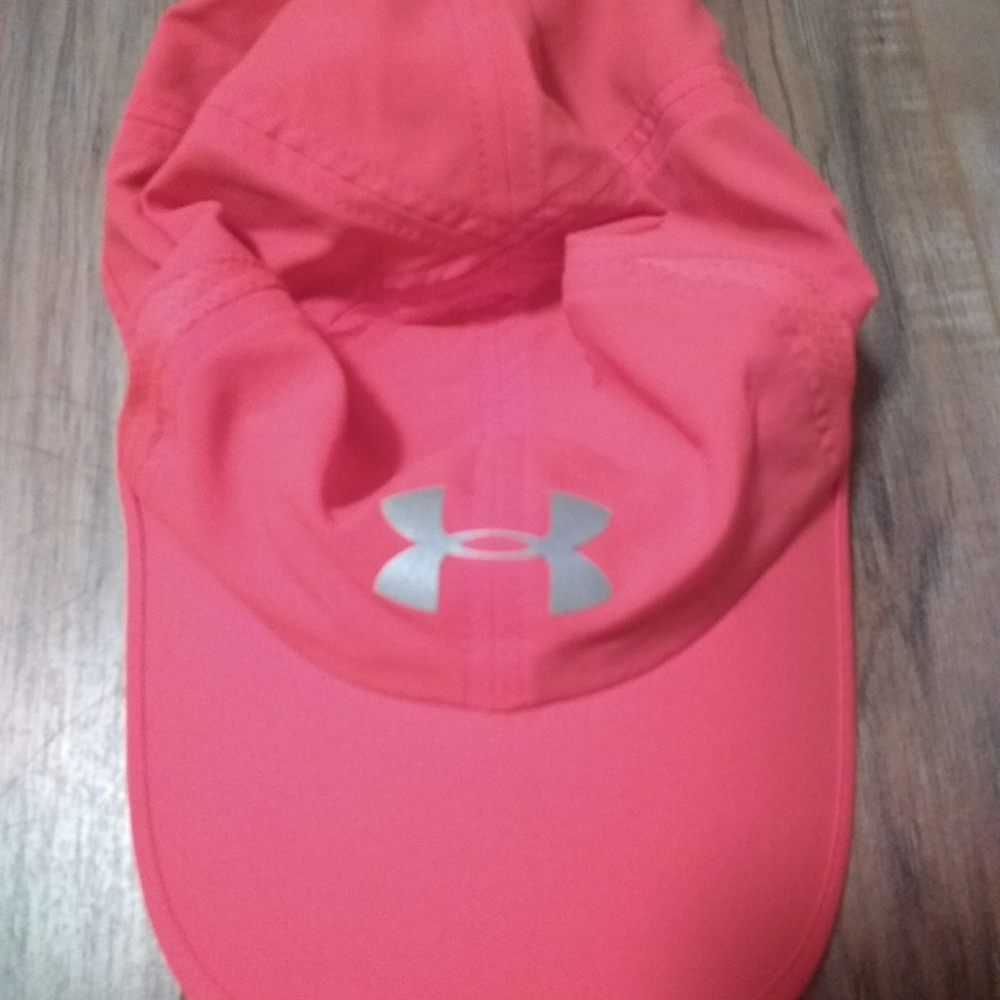Running hat, pink, underarmour
